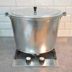 Бак 25л для белья оцинкованный с крышкой